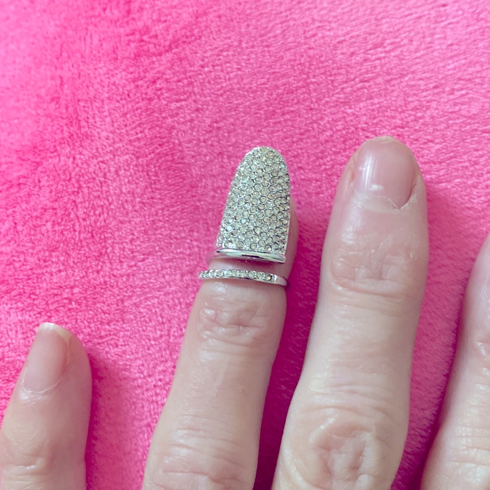 Sparkly stone nail ring